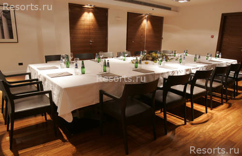 Atrium Hotel 28